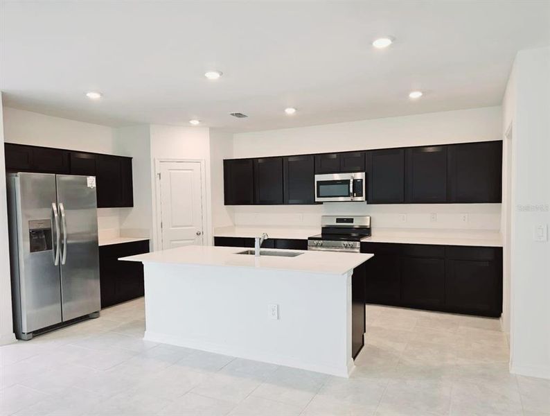 Furnished interior view inside a new home in Peace Creek Reserve, Winter Haven (Image 4).