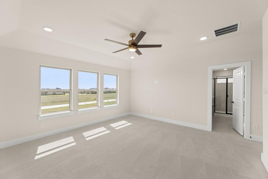 Spacious, unfurnished interior of a new home in Garden Collection at Union Park, Little Elm (Image 19).