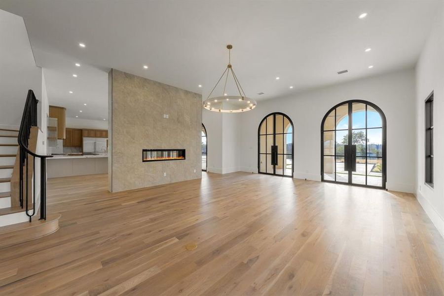 Spacious, unfurnished interior of a new home in Fleming Pointe, Fort Worth (Image 35).