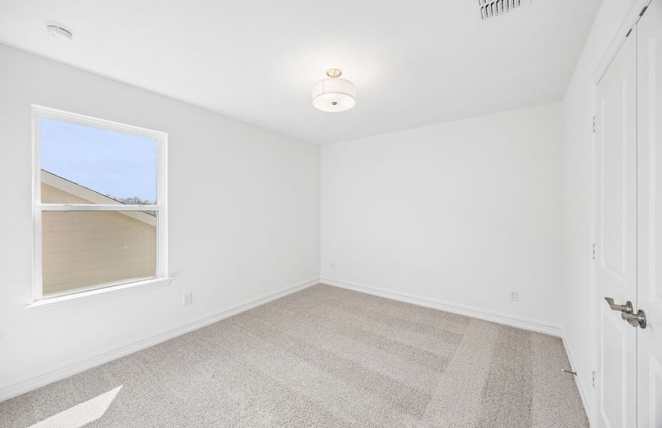Spacious, unfurnished interior of a new home in Treeline, Justin (Image 19).