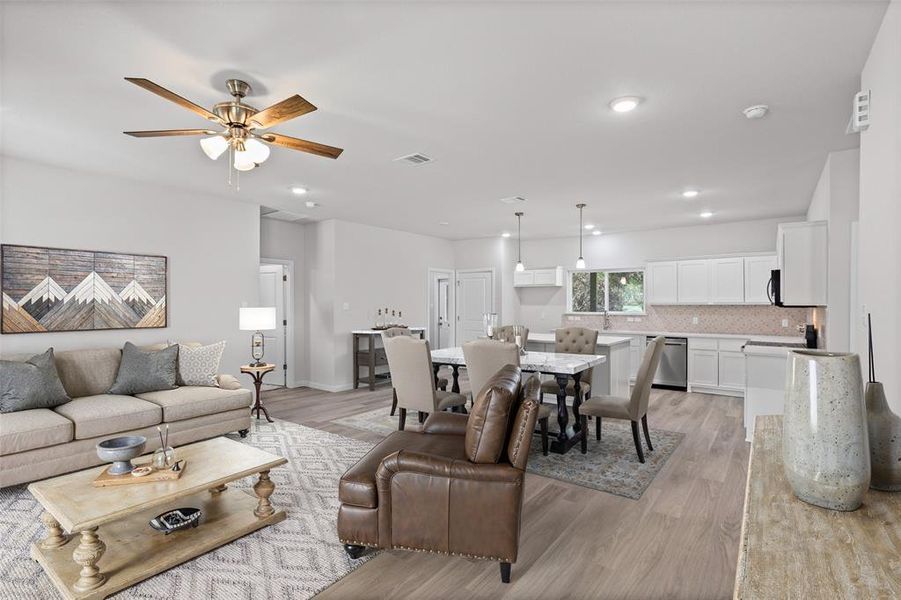 Furnished interior view inside a new home in , Rio Vista (Image 15).