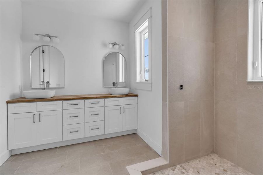 Furnished interior view inside a new home in , Bradenton Beach (Image 7).