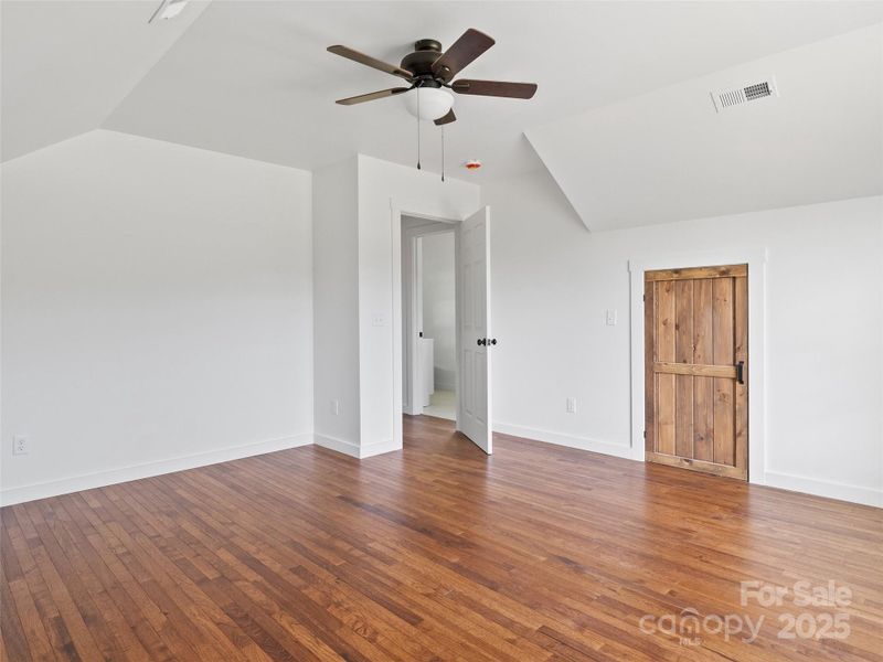 Spacious, unfurnished interior of a new home in , Waynesville (Image 25).