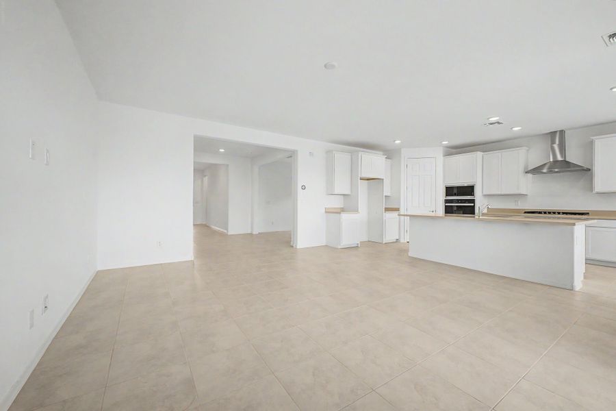 Spacious, unfurnished interior of a new home in Empire Pointe, Queen Creek (Image 8). Spacious, unfurnished interior of a new home in Empire Pointe, Queen Creek (Image 8).