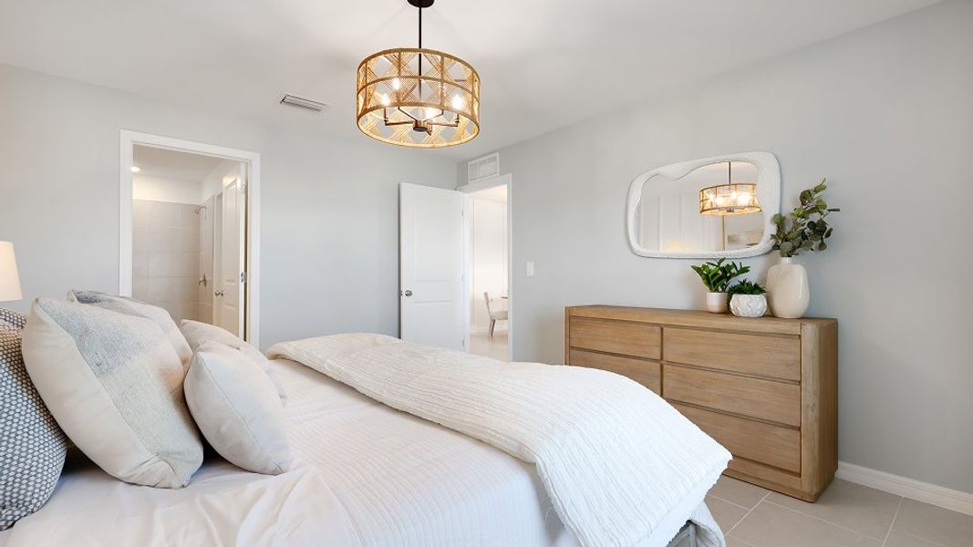 Florida CORE N002 Bloom Owners 1of3 F1 Base7