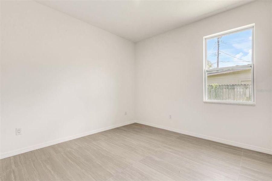 Spacious, unfurnished interior of a new home in , Tampa (Image 22).