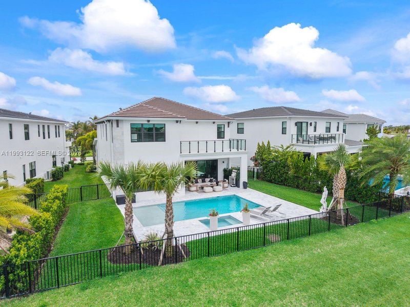 Exterior details and patio area of a home in Solana Bay at Avenir, Palm Beach Gardens (Image 24).