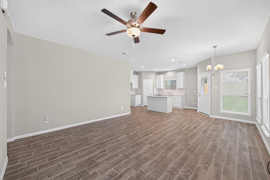 Spacious, unfurnished interior of a new home in Woodland Lakes, Huffman (Image 10).