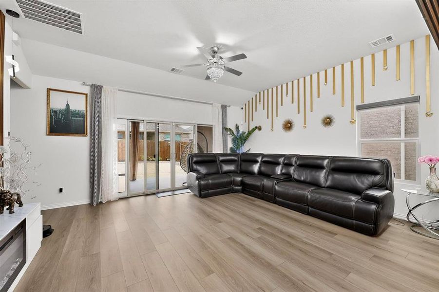 Furnished interior view inside a new home in Wolf Creek Farms - Signature Series, Melissa (Image 17).