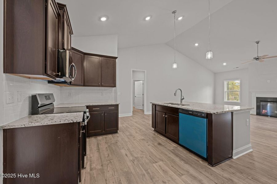Furnished interior view inside a new home in Fairfield Harbour, New Bern (Image 7).
