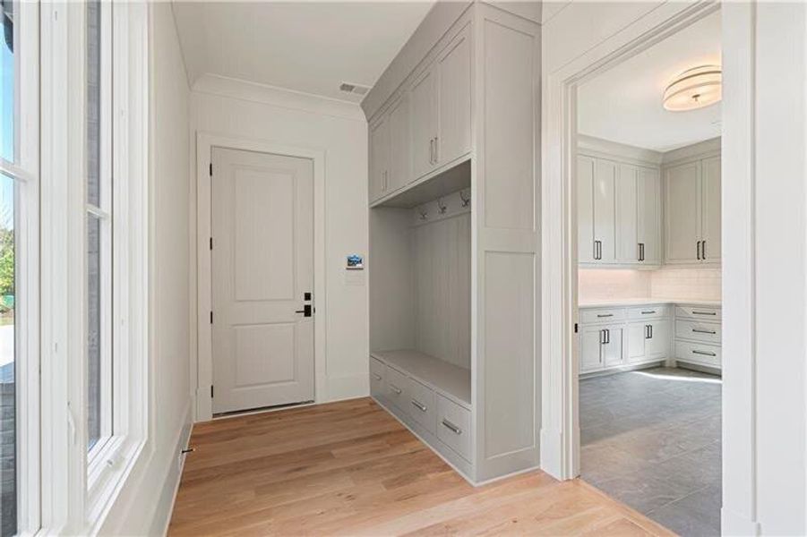 Spacious, unfurnished interior of a new home in , Alpharetta (Image 22).