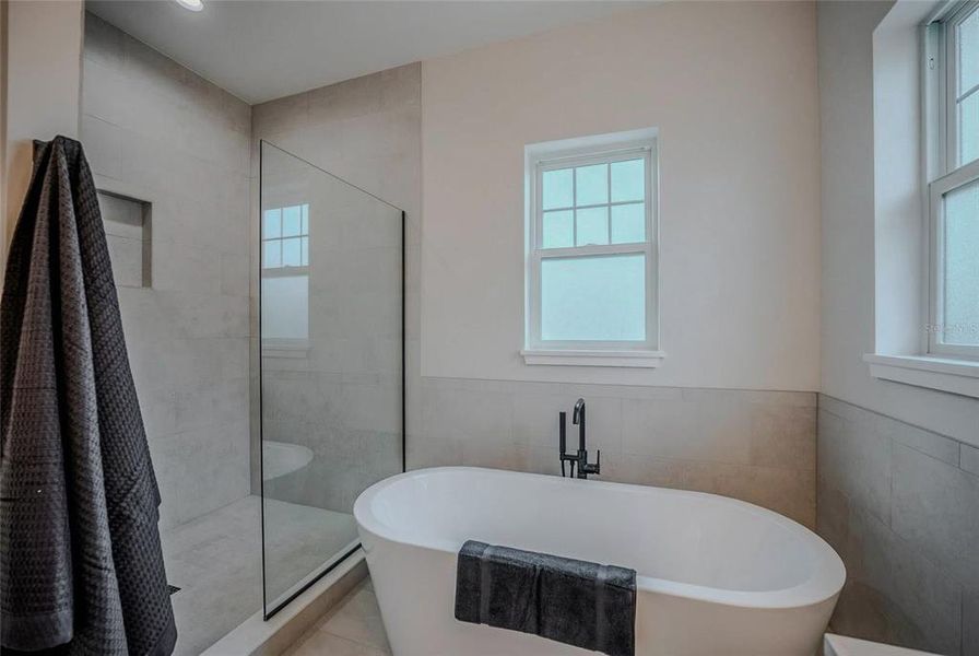 Furnished interior view inside a new home in , Ocala (Image 6).