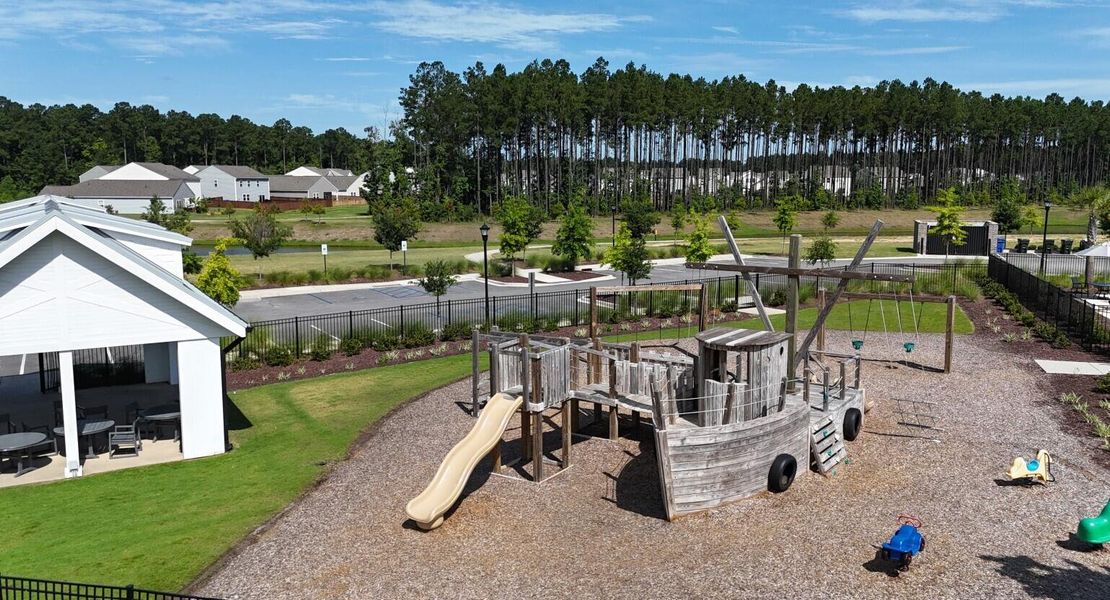 Community amenities in Watson Hill, Summerville (Image 15).