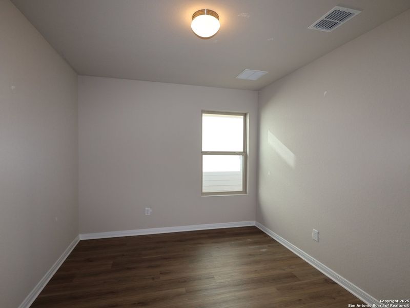 Spacious, unfurnished interior of a new home in Winding Brook, San Antonio (Image 14). Spacious, unfurnished interior of a new home in Winding Brook, San Antonio (Image 14).