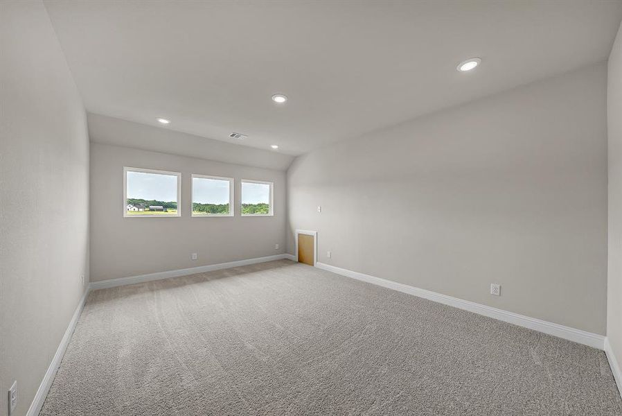 Spacious, unfurnished interior of a new home in Eagle Estates, Cross Timber (Image 16).