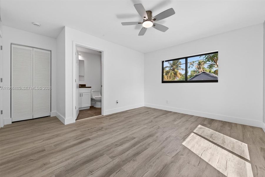 Spacious, unfurnished interior of a new home in , Fort Lauderdale (Image 24).
