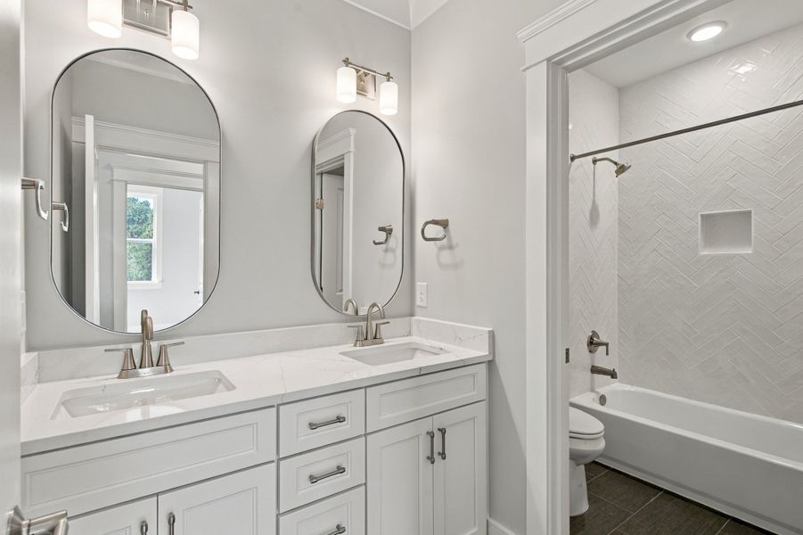 Representative furnished interior of a home built from the The Emerson by RobuckHomes in Stonehenge, Raleigh (Image 135).