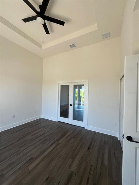Spacious, unfurnished interior of a new home in , Port Charlotte (Image 21).