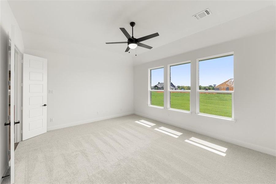 Spacious, unfurnished interior of a new home in The Meadows, Gunter (Image 26).