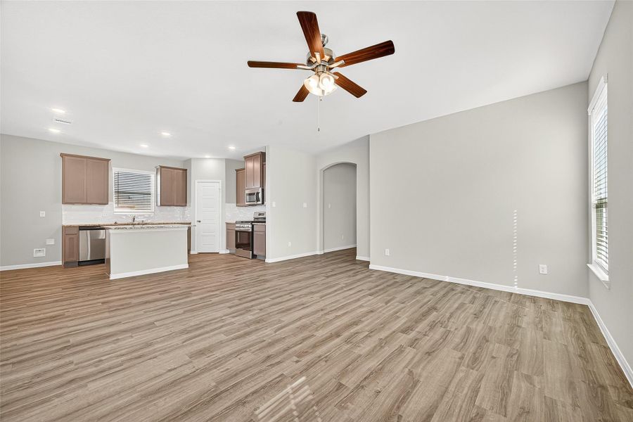 Spacious, unfurnished interior of a new home in Sunterra, Katy (Image 25). Spacious, unfurnished interior of a new home in Sunterra, Katy (Image 25).