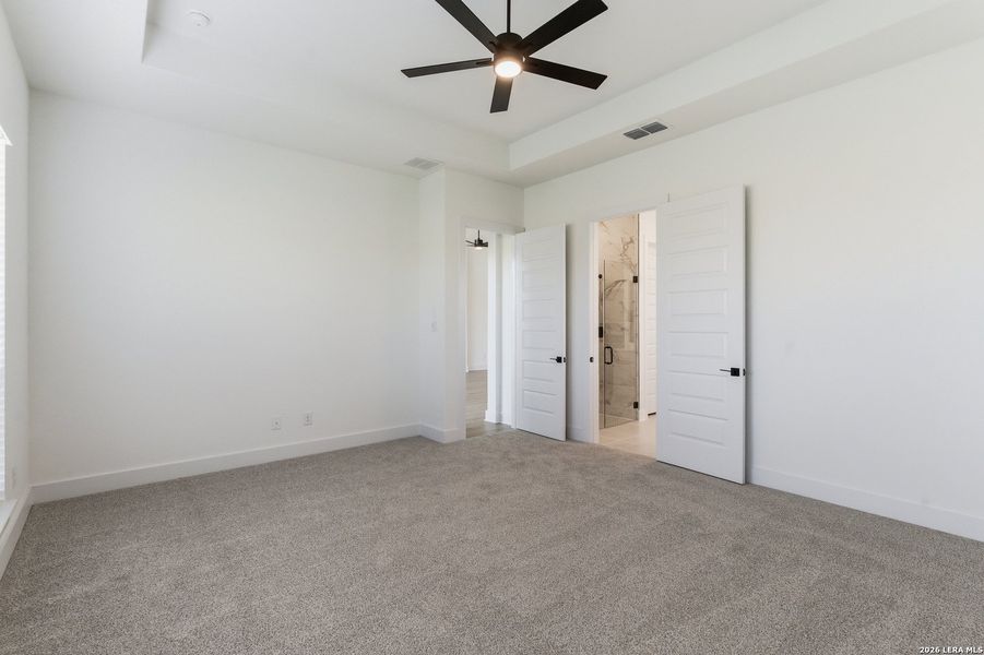 Spacious, unfurnished interior of a new home in Sienna Lakes, San Antonio (Image 18). Spacious, unfurnished interior of a new home in Sienna Lakes, San Antonio (Image 18).