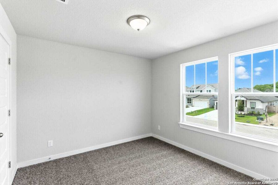 Spacious, unfurnished interior of a new home in August Fields, New Braunfels (Image 14).
