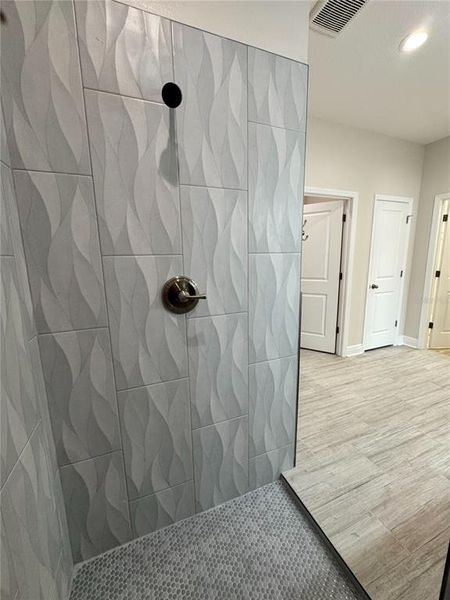 Close-up of interior finishes inside a home in , Dade City (Image 40).