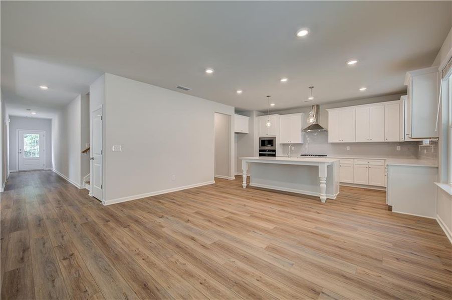 Spacious, unfurnished interior of a new home in Hamilton Lakes, Lawrenceville (Image 31). Spacious, unfurnished interior of a new home in Hamilton Lakes, Lawrenceville (Image 31).