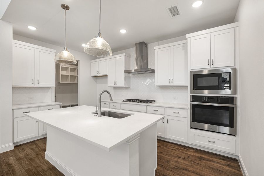 Furnished interior view inside a new home in Elevon, Lavon (Image 8).