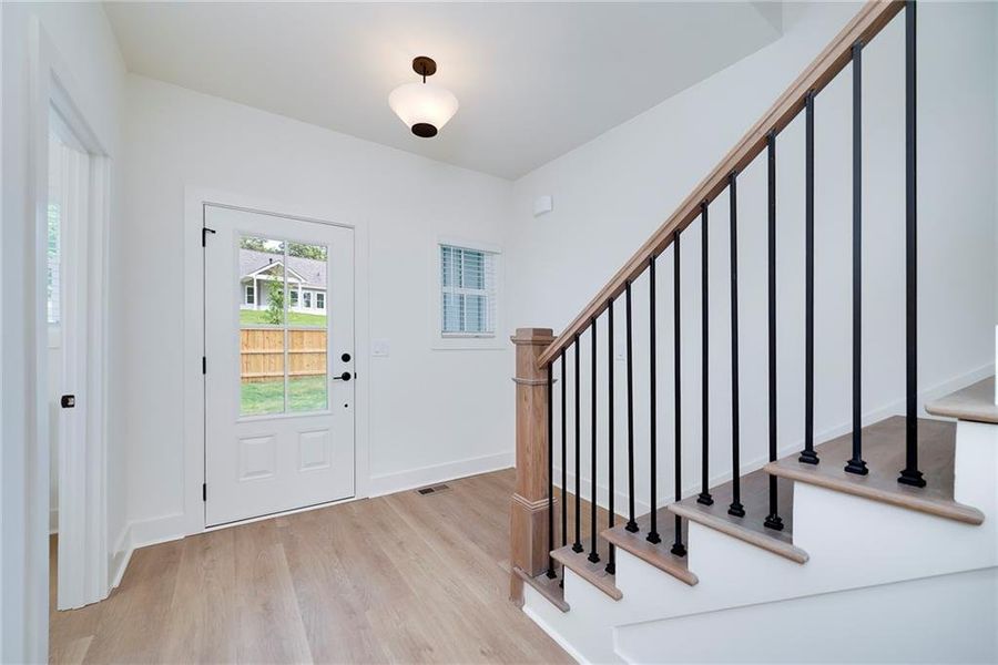 Spacious, unfurnished interior of a new home in , Gainesville (Image 15).