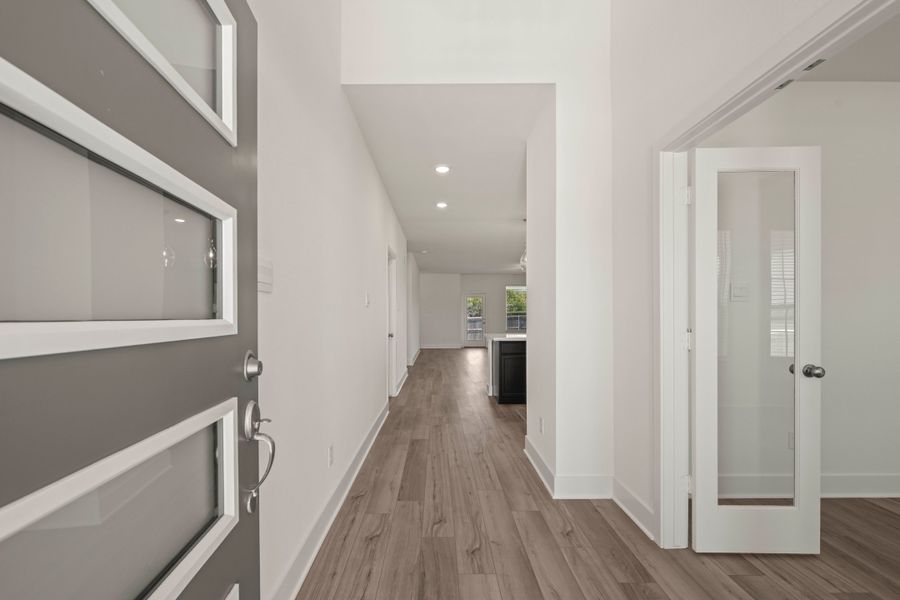 Spacious, unfurnished interior of a new home in Liberty Oaks, Waco (Image 9).