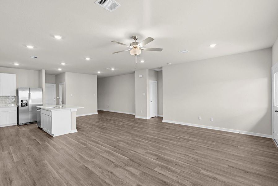 Spacious, unfurnished interior of a new home in Windrose Green, Angleton (Image 17).