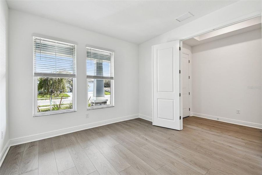 Spacious, unfurnished interior of a new home in Creeks Edge at Twin Rivers, Parrish (Image 20).