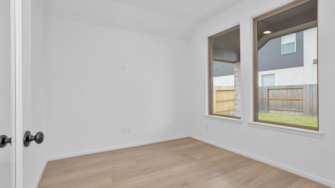 Spacious, unfurnished interior of a new home in Brookewater 40', Rosenberg (Image 7).