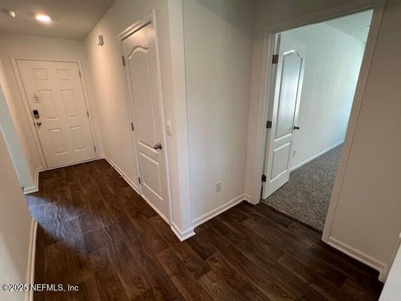 Spacious, unfurnished interior of a new home in Sawmill Branch Express, Palm Coast (Image 34).