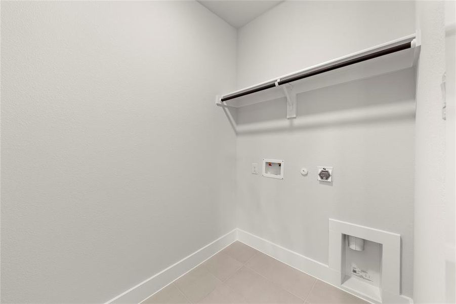 Spacious, unfurnished interior of a new home in Discovery Collection at Union Park, Little Elm (Image 11).