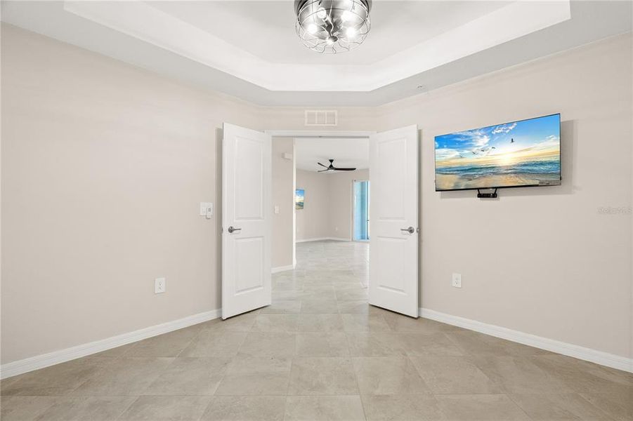 Spacious, unfurnished interior of a new home in Calusa Country Club, Lakewood Ranch (Image 44).