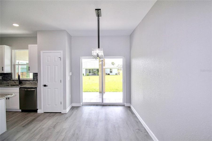 Spacious, unfurnished interior of a new home in , Sebring (Image 19).