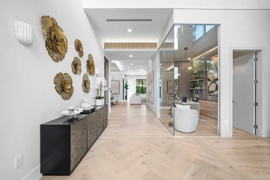 2240_Date_Palm_Road_05