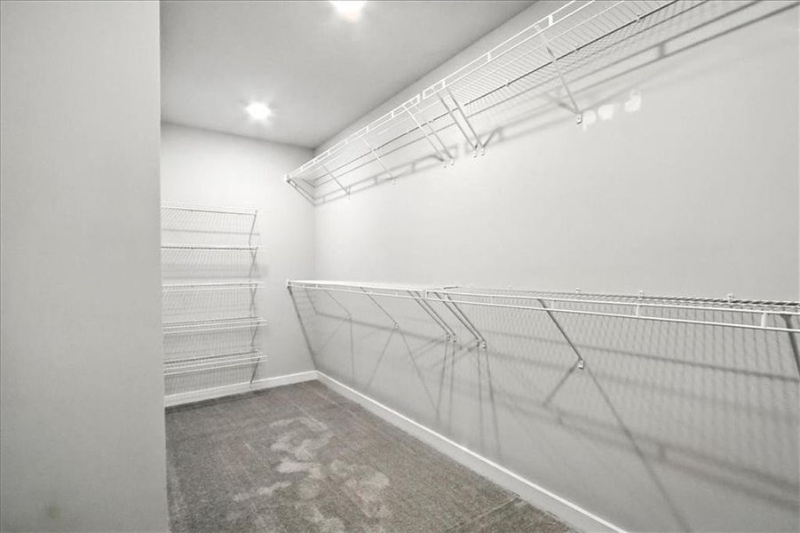 Spacious, unfurnished interior of a new home in , Jefferson (Image 37).