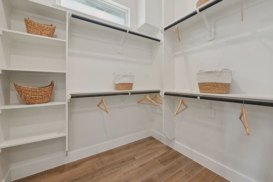 Close-up of interior finishes inside a home in Meridiana 60's, Manvel (Image 23).