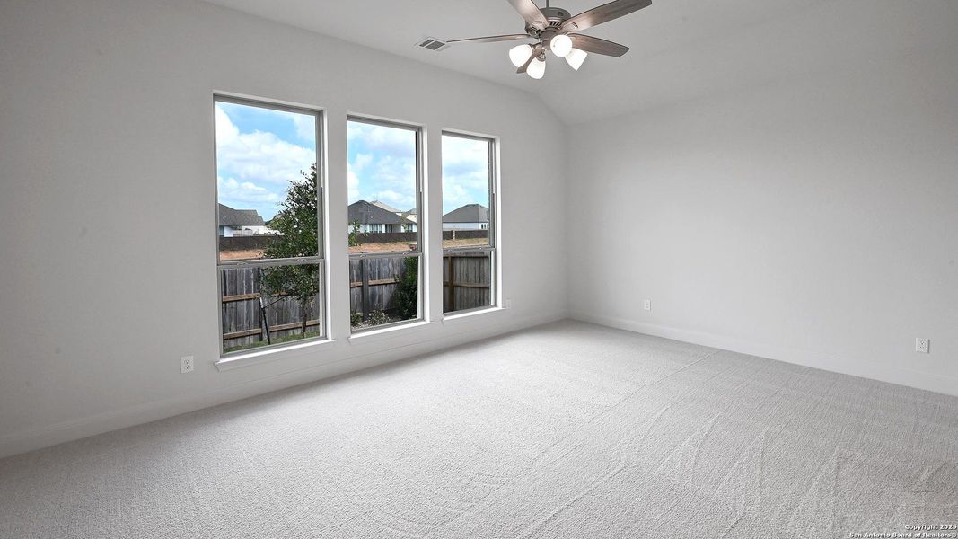 Spacious, unfurnished interior of a new home in Legacy At Lake Dunlap 50', New Braunfels (Image 24). Spacious, unfurnished interior of a new home in Legacy At Lake Dunlap 50', New Braunfels (Image 24).