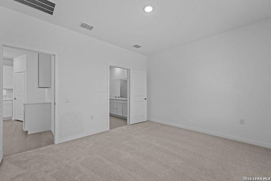 Spacious, unfurnished interior of a new home in Vida, San Antonio (Image 16). Spacious, unfurnished interior of a new home in Vida, San Antonio (Image 16).