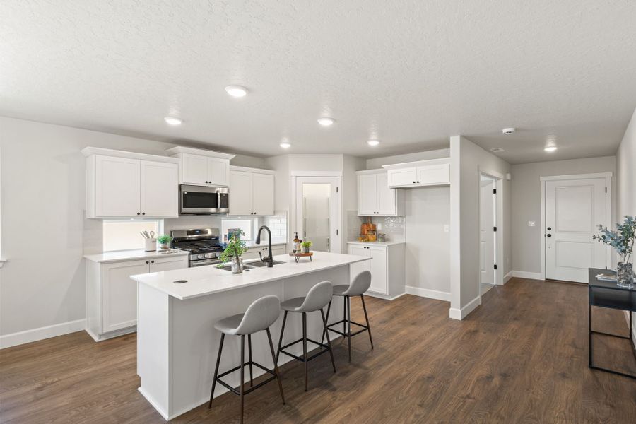 Representative furnished interior of a home built from the Aspen - IronHorse by MonteVista Homes in IronHorse, Prineville (Image 13).