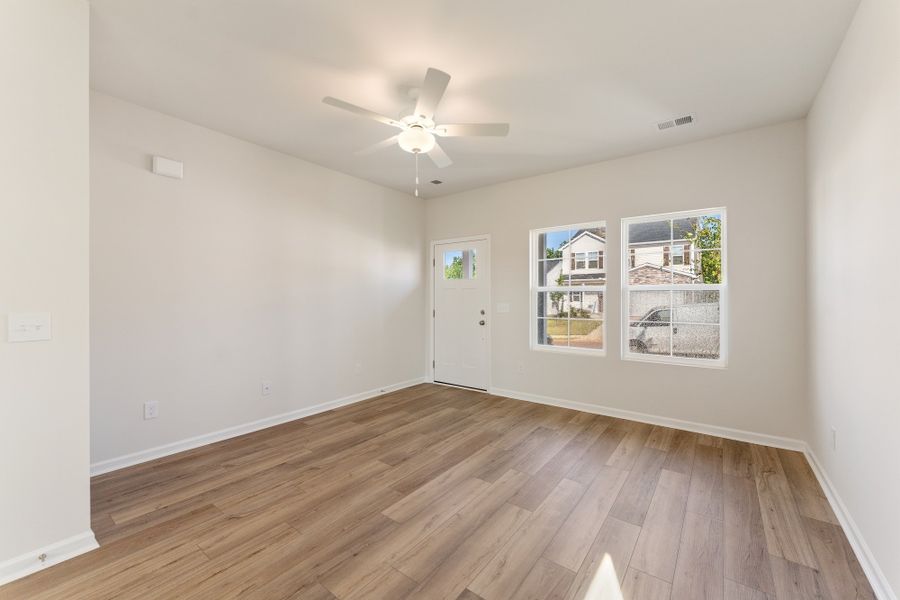 Spacious, unfurnished interior of a new home in Mayfair Village, Spartanburg (Image 14).