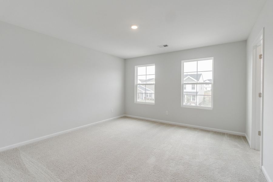 Spacious, unfurnished interior of a new home in Ellington, Elgin (Image 34).