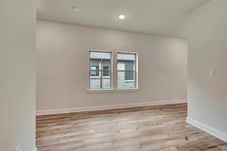 Spacious, unfurnished interior of a new home in Creekshaw – Gardens, Royse City (Image 33). Spacious, unfurnished interior of a new home in Creekshaw – Gardens, Royse City (Image 33).