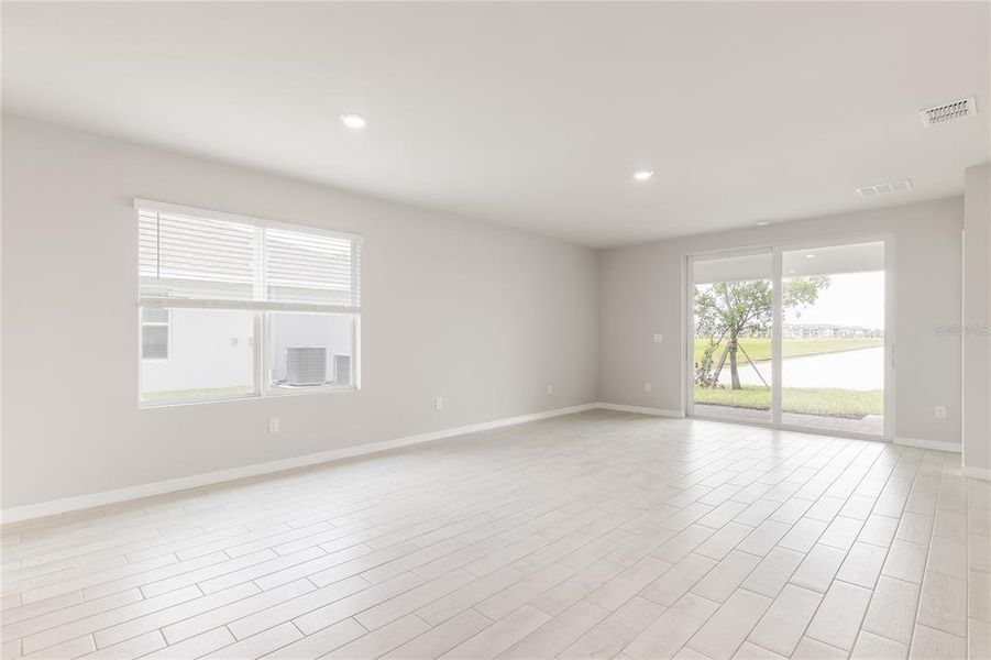 Spacious, unfurnished interior of a new home in Sea Cove, Punta Gorda (Image 10). Spacious, unfurnished interior of a new home in Sea Cove, Punta Gorda (Image 10).