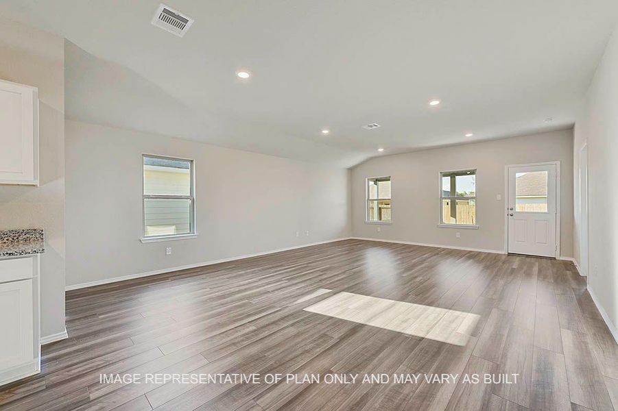 Spacious, unfurnished interior of a new home in Liberty Village, Brenham (Image 9).