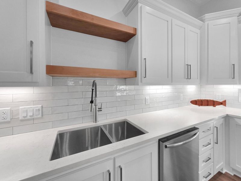 Close-up of interior finishes inside a home in , Bolivar Peninsula (Image 18).